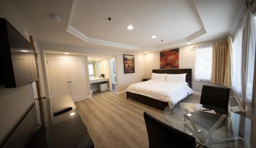 Queen Room