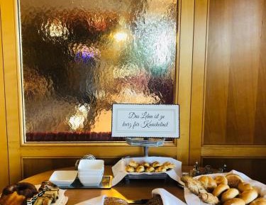 Apartment With Shared Bathroom