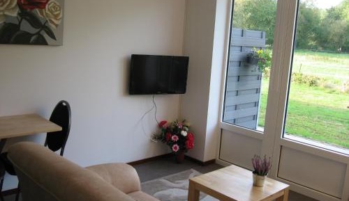 Apartment With Shared Bathroom