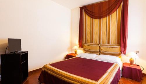 Family Room (2 Adults + 2 Children)