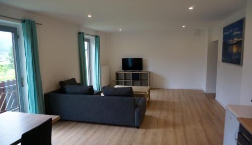 Apartment with Mountain View