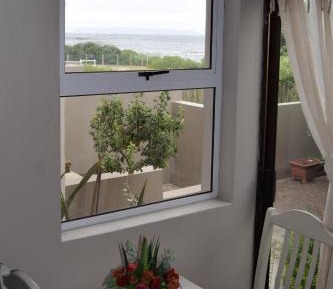 Apartment with Sea View - Ground Floor 