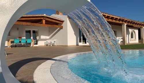 Five-Bedroom Villa with Private Pool - Split Level