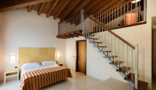 Family Junior Suite with Garden View and Spa access