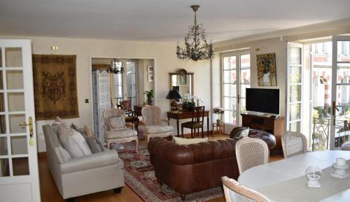 Apartment with Balcony