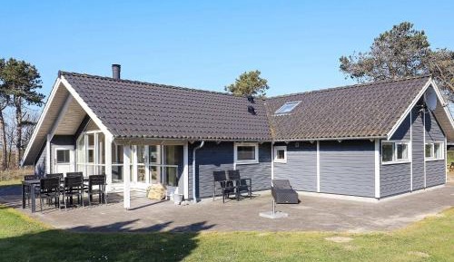 Four-Bedroom Holiday Home