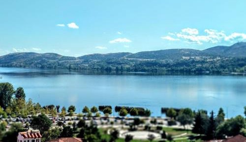 Apartment with Lake View