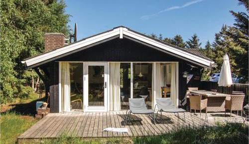 Three-Bedroom Holiday Home 