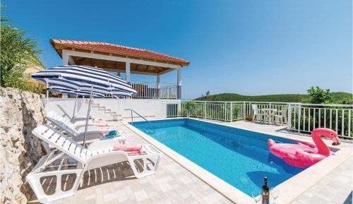 Three-Bedroom Holiday Home 
