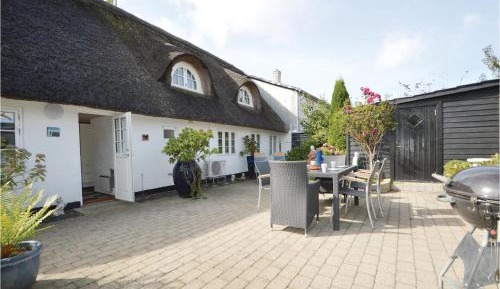 Three-Bedroom Holiday Home 