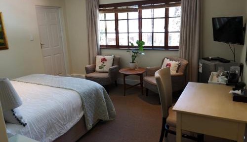 Standard Queen Room