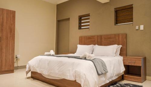 Deluxe Double Room (2 Adults + 1 Child)