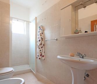 Economy One-Bedroom Apartment (4 Adults)