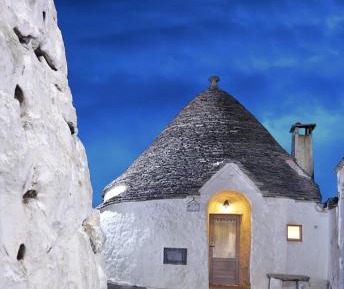 Family Trullo (2 Adults + 2 Children)