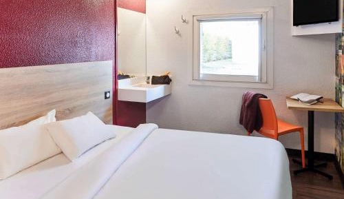 Tandem Room