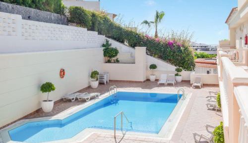Superior One-Bedroom Apartment with Balcony