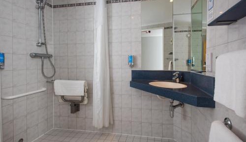 Double Room with Free Hot Breakfast - Accessible