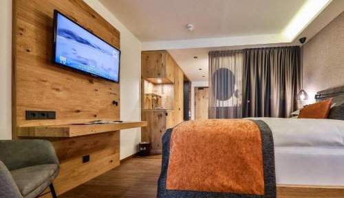 Deluxe Double Room with Balcony