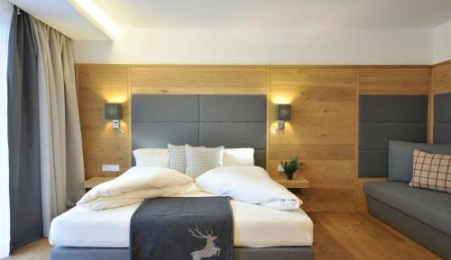 Standard One-Bedroom Apartment with Terrace