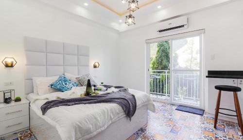 Apartment with Balcony