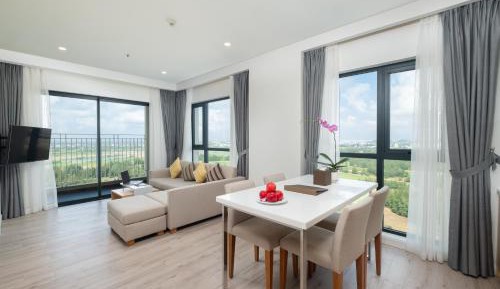 Two-Bedroom Corner Suite with Balcony - Free Mini-bar