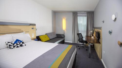 Standard Double Room with Free Hot Breakfast