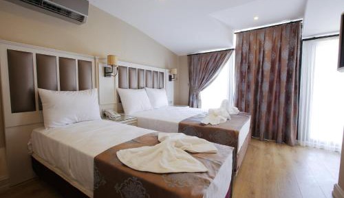 Deluxe Triple Room with Sea View