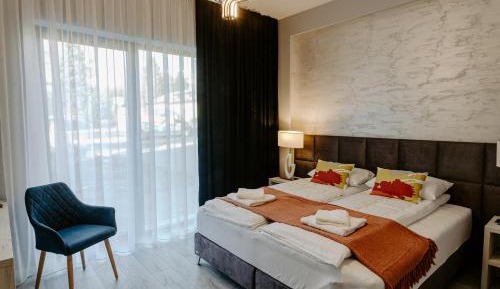 Deluxe Double or Twin Room - no kitchen -  outside public parking lot