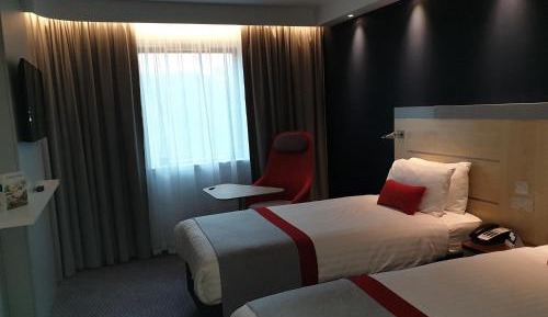 Standard Twin Room with Free Hot Breakfast