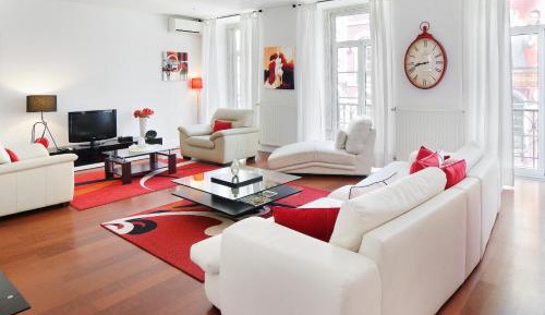 Superior Three-Bedroom Apartment