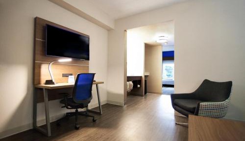 King Suite with Sofa Bed - Non-Smoking