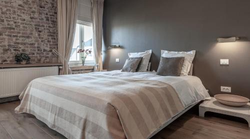 Deluxe Double Room (2 Adults + 1 Child)