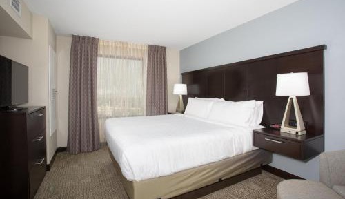 One-Bedroom King Suite