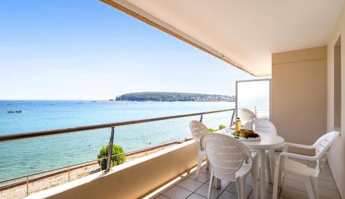 One-Bedroom Apartment with Terrace or Balcony (4 People)