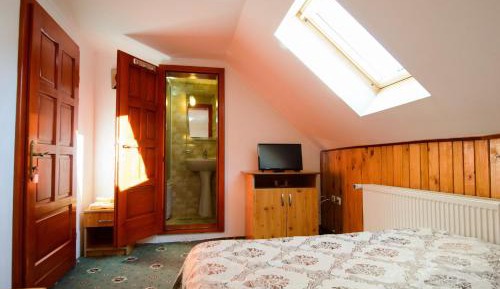 Single Room with Private Bathroom