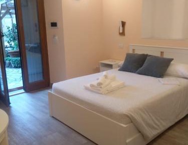 Queen Room with Garden View and Exclusive Spa Access