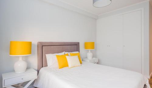 Superior One-Bedroom Apartment