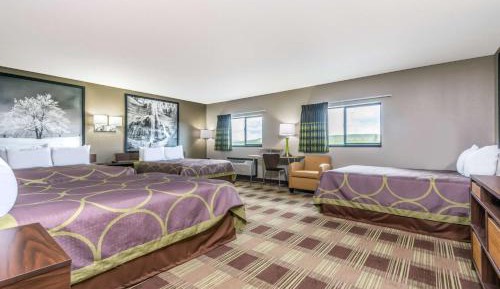 Queen Room with Four Queen Beds - Non-Smoking
