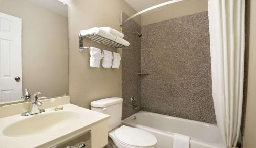 Queen Room with Two Queen Beds - Smoking