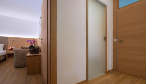 One-Bedroom Apartment (4 Adults)