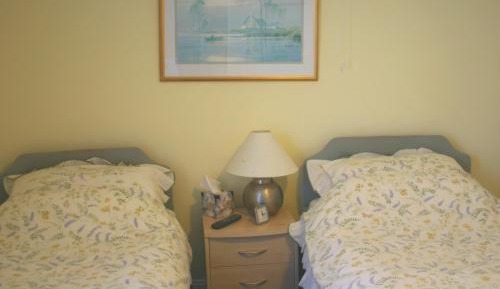 Twin Room  with En suite Bathroom