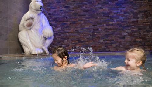 Two-Bedroom Apartment with Spa Access (6 Adults) 