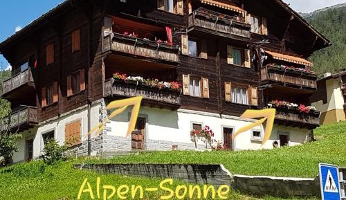 Apartment with Mountain View