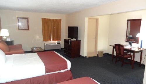 Deluxe Queen Room with Two Queen Beds - Non-Smoking