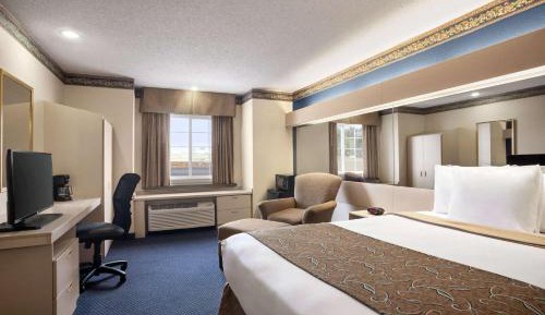 Queen Room - Non-Smoking