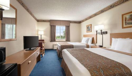 Queen Room with Two Queen Beds - Non-Smoking