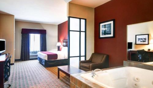 King Suite with Whirlpool