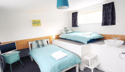 Standard Twin Room with Shared Bathroom
