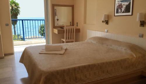 Double Room with Balcony and Sea View