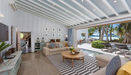 Villa - Beach Front
